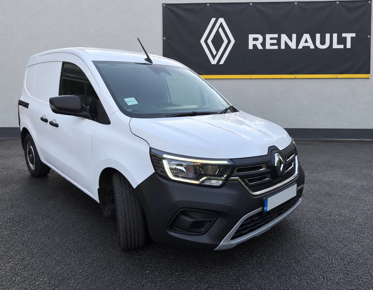 2023 Renault Kangoo E-Tech Advance – Only 2,371 km - Image 2