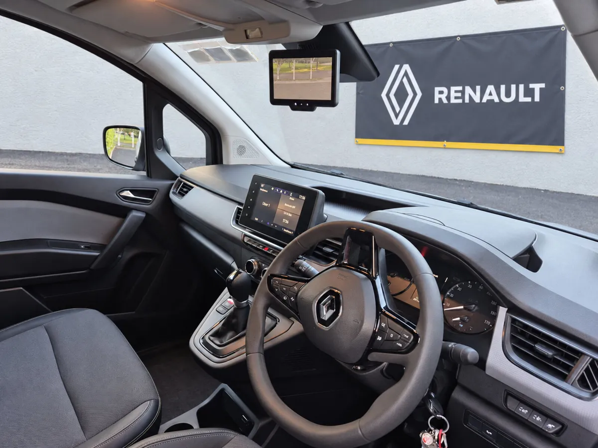 2023 Renault Kangoo E-Tech Advance – Only 2,371 km - Image 4