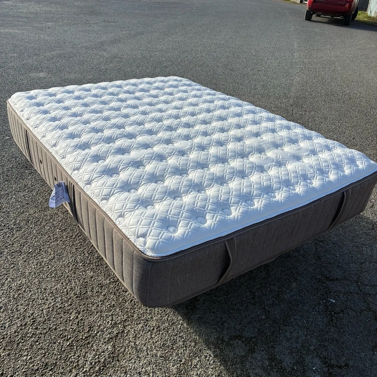 5ft King Stearns & Foster 13”Mattress - Image 3