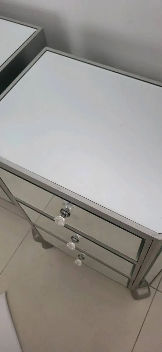 Mirrored Lockers - Image 2