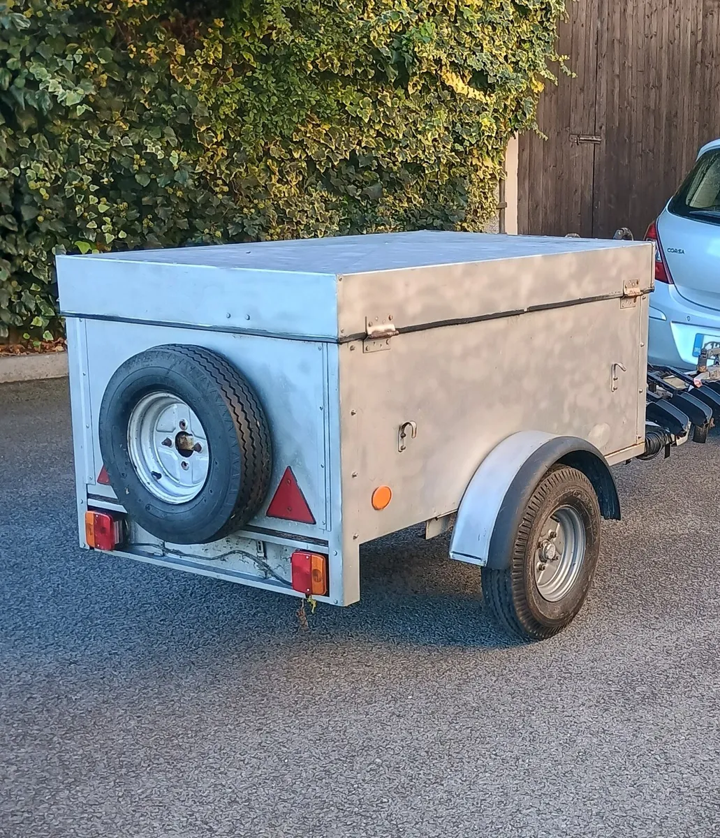 Camping trailer - Image 1
