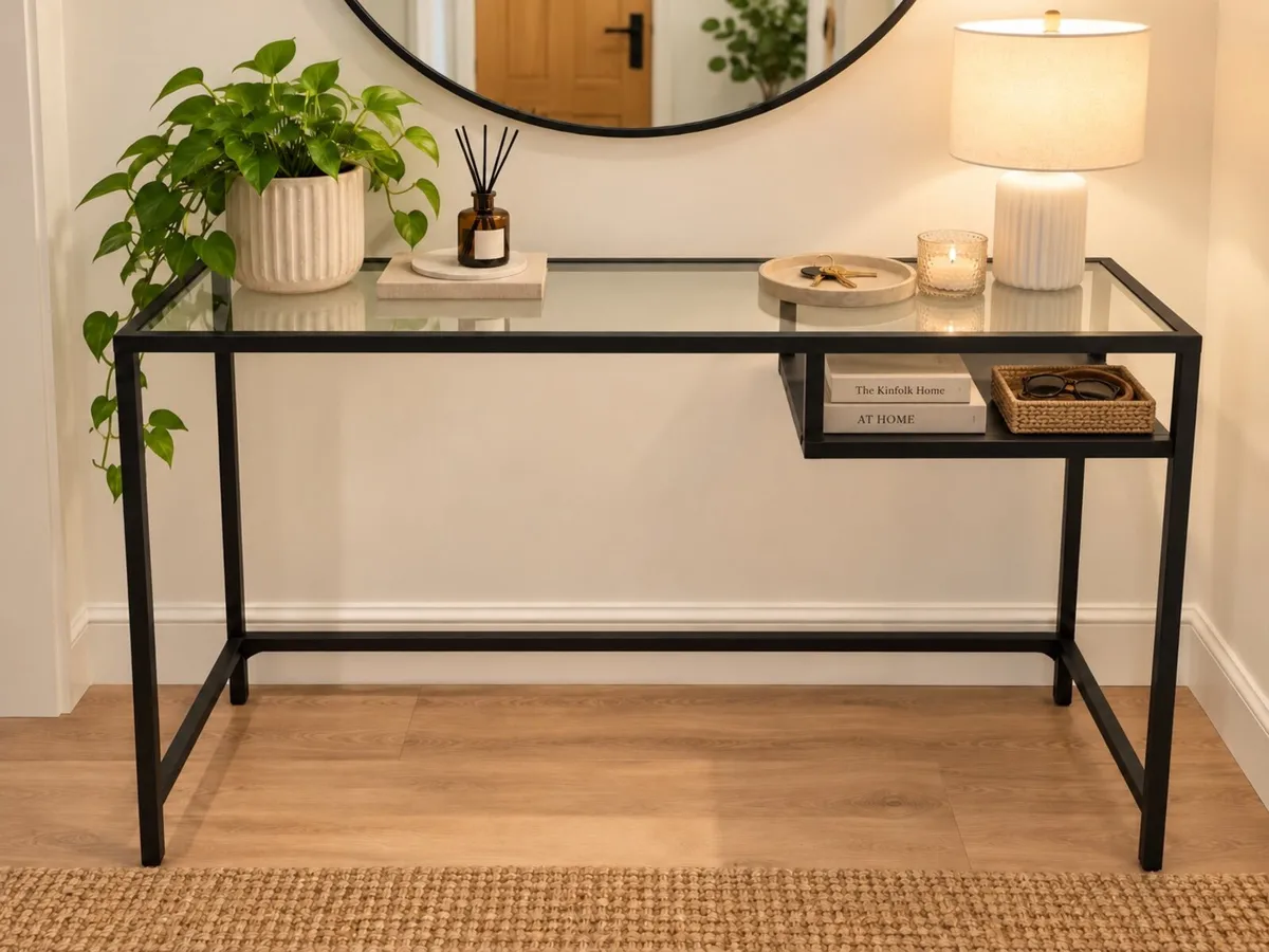 Hallway table / make-up table - Image 1