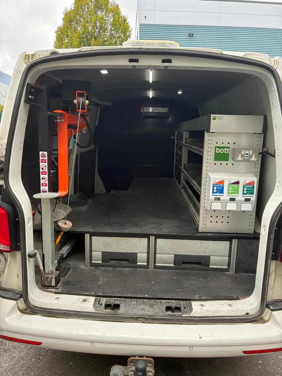 2022 Volkswagen Transporter T6.5 4 Motion LWB - Image 3