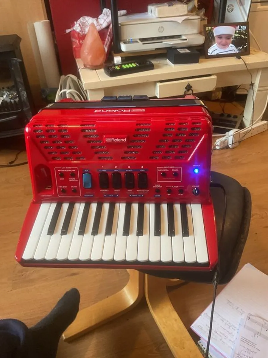 Roland fr1x piano type digital accordion - Image 1