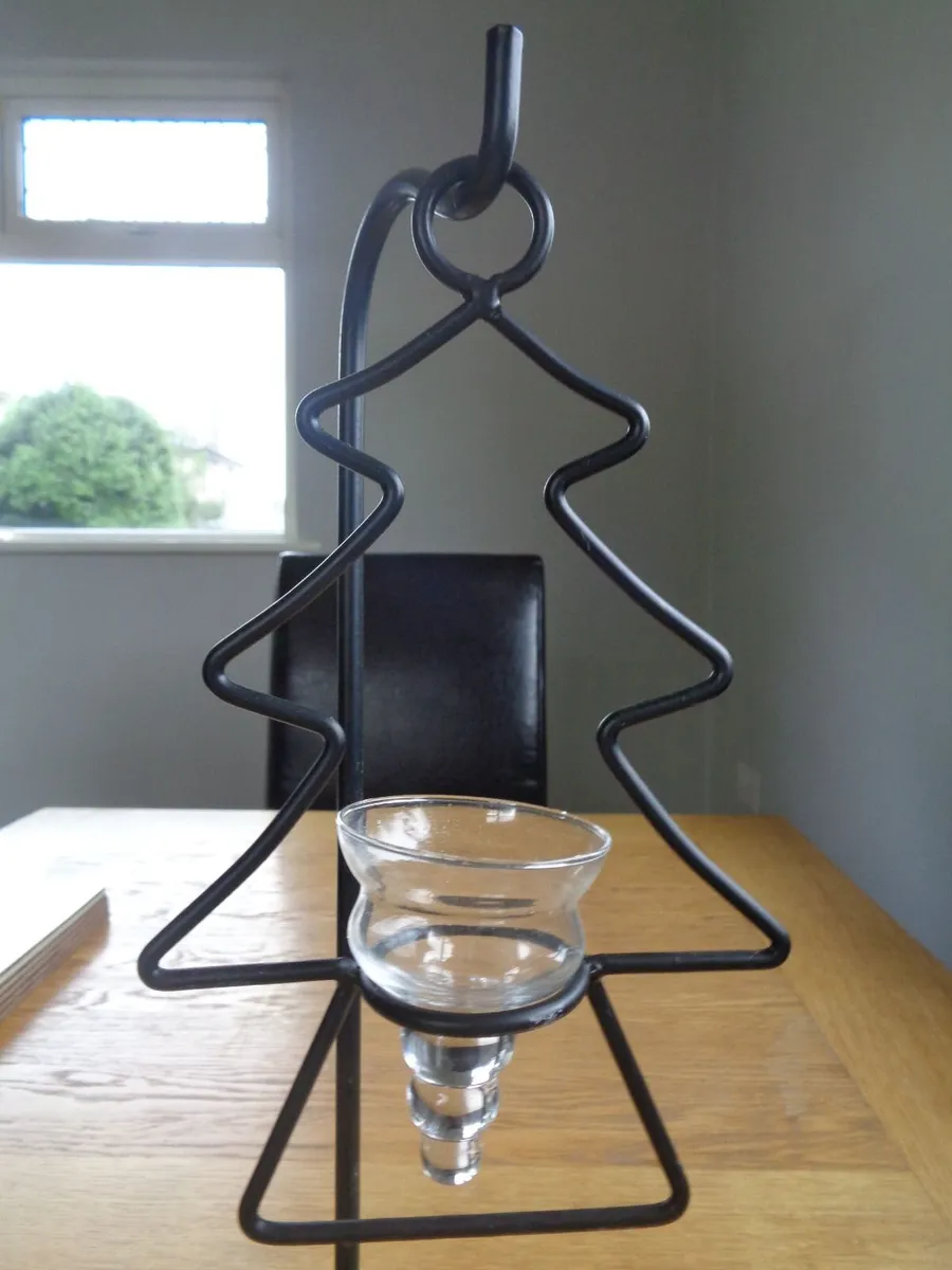 Wrought Iron Christmas Tree T-Light Holder - Image 1