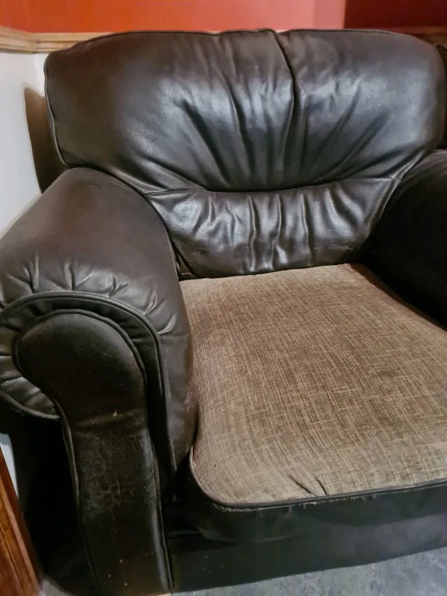Armchair - Image 2