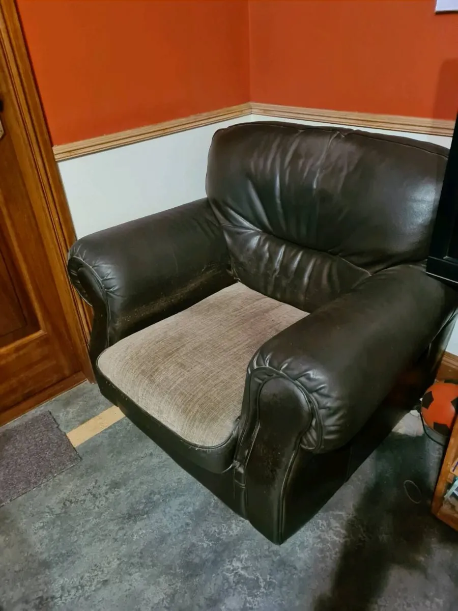 Armchair - Image 1