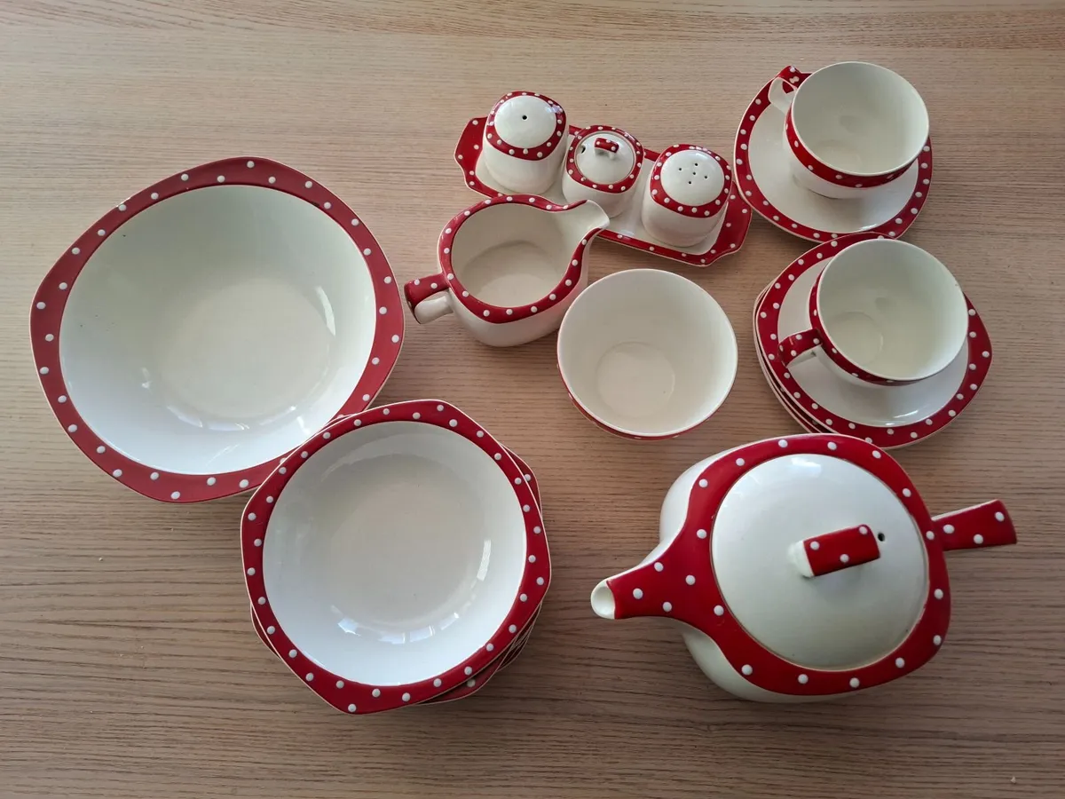 Midwinter Stylecraft Red Domino 1950s Crockery Set - Image 4