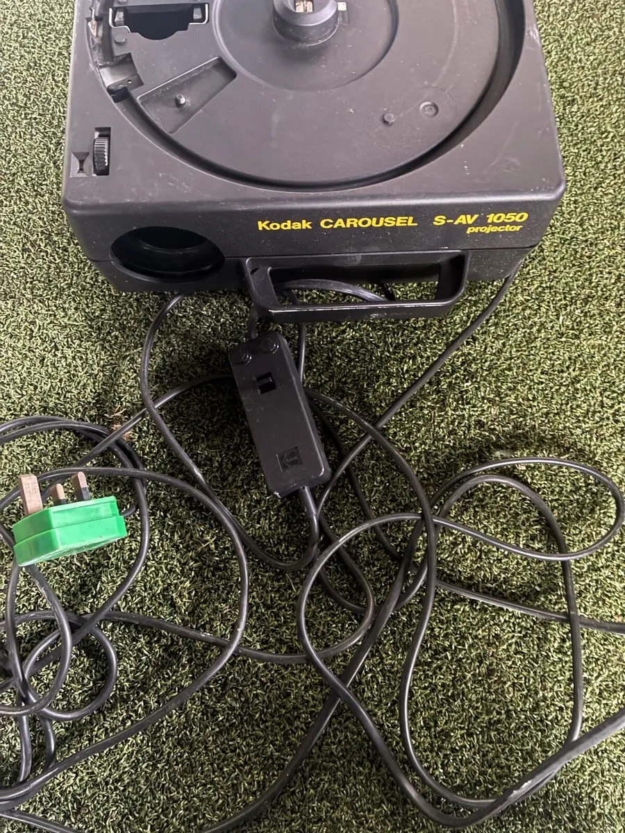 Kodak Carousel S‑AV 1050 slide projector - Image 2