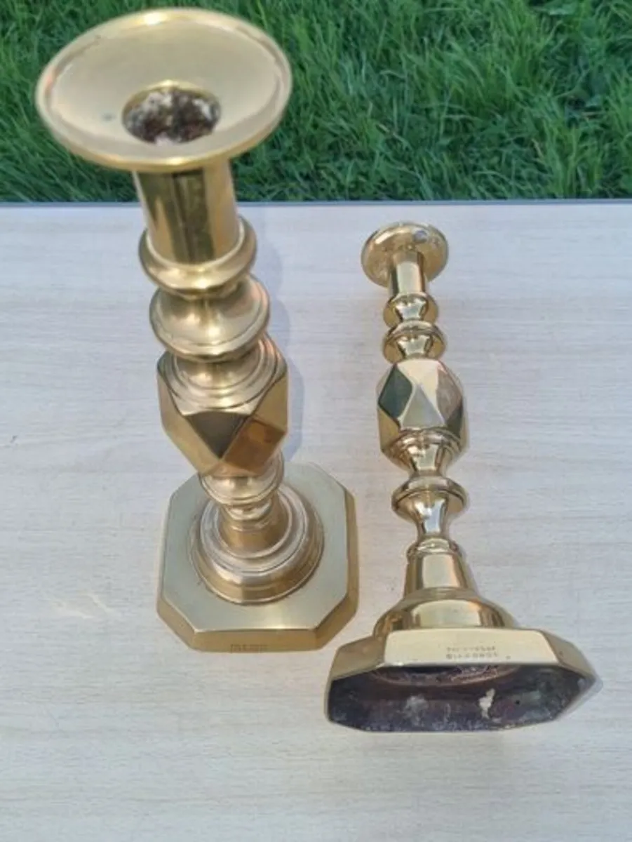 19th-century English brass candlesticks - Image 3