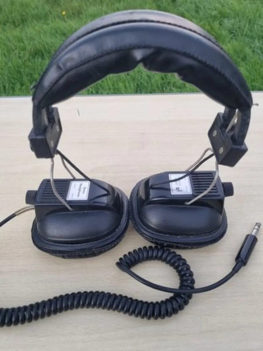 Vintage  headphones by Rank Radio International - Image 3