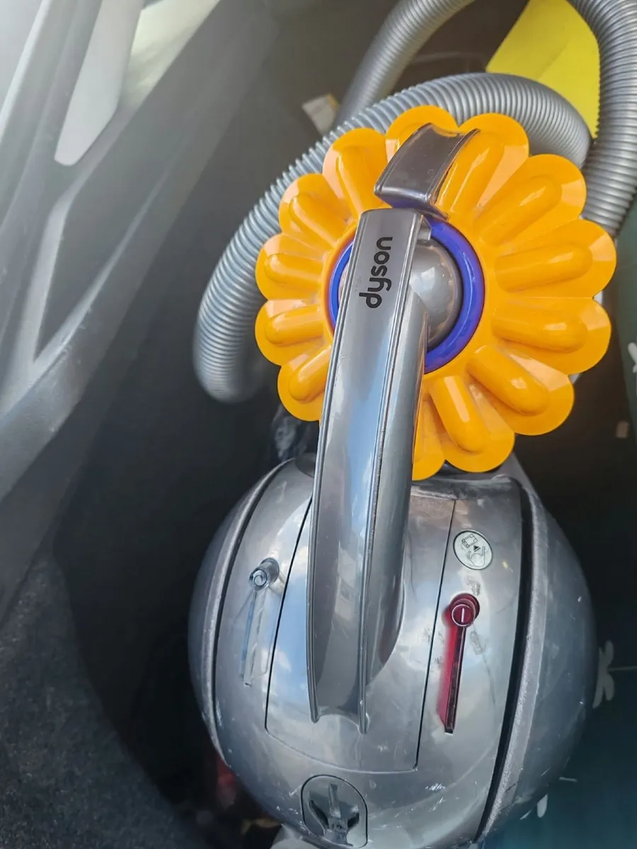 Dyson DC39 Multi Floor Vacuum Cleaner