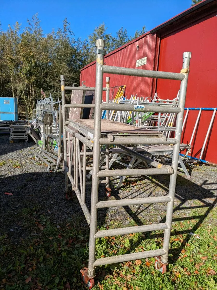 Scaffolding tower - Image 1
