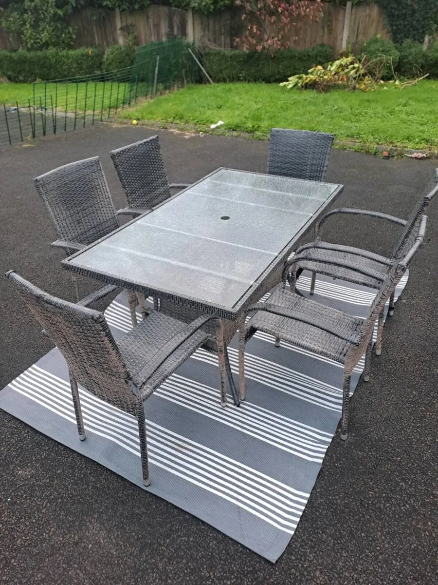 Garden furniture - Image 1