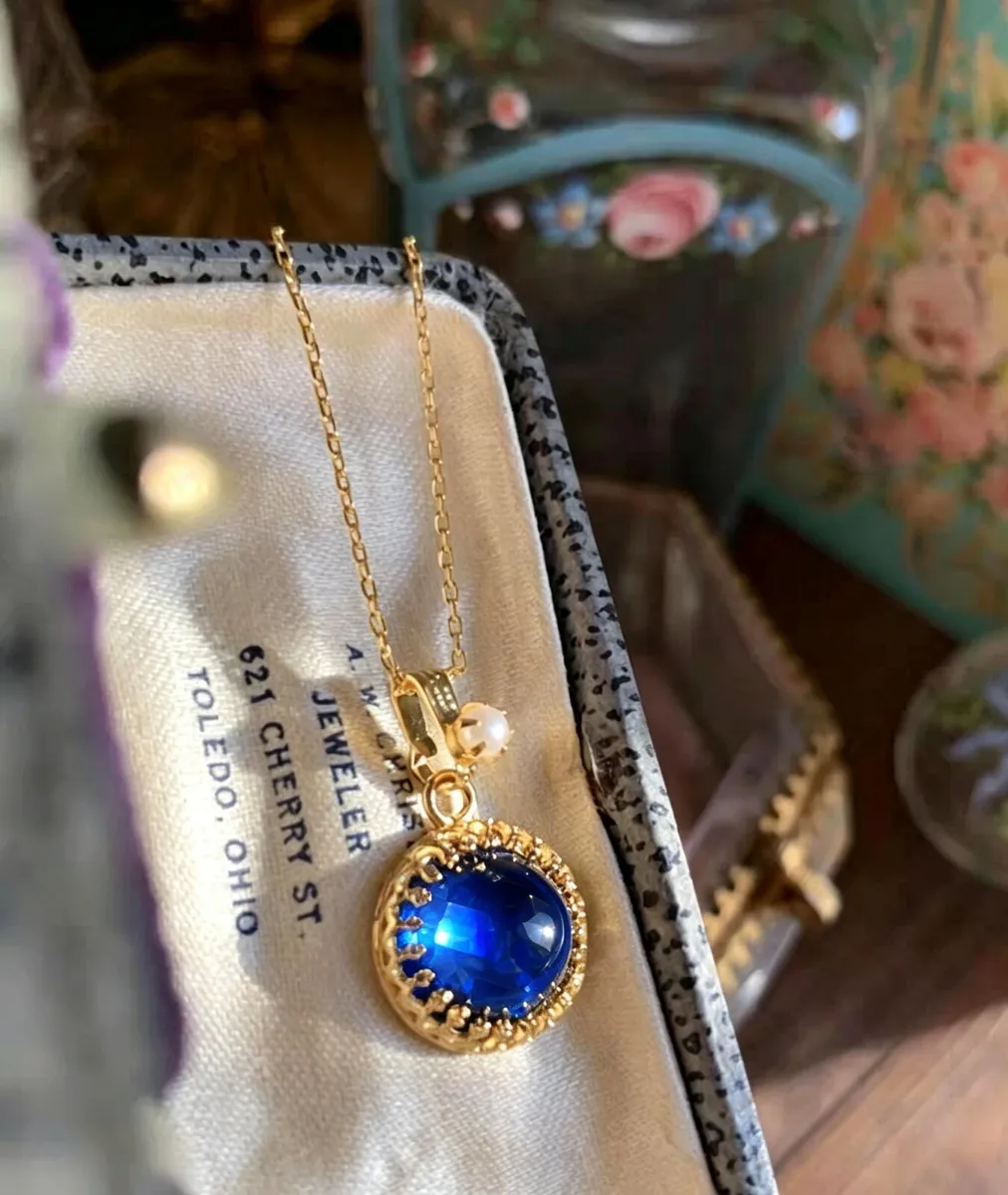 Vintage French Retro Royal Style | Gloria Studio R
