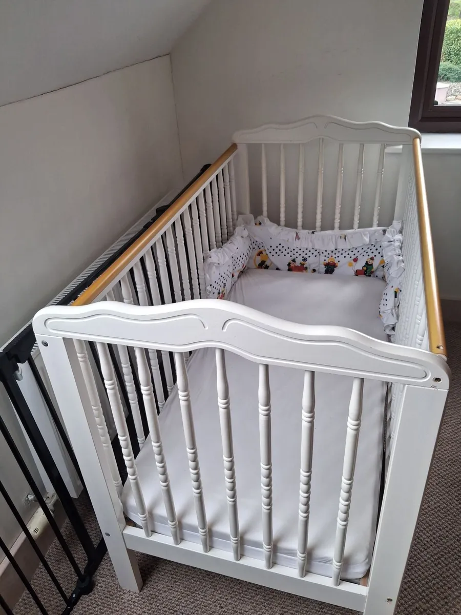 Cot - Image 1
