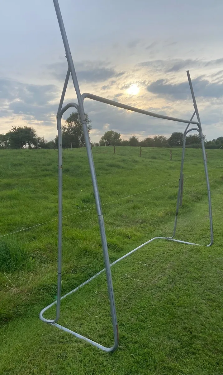 Goal post Galavised - Image 1