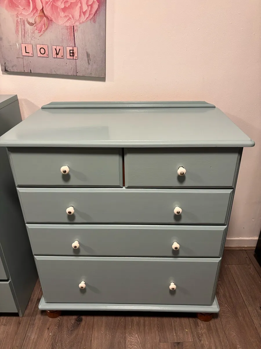 Chest of drawers - Image 1
