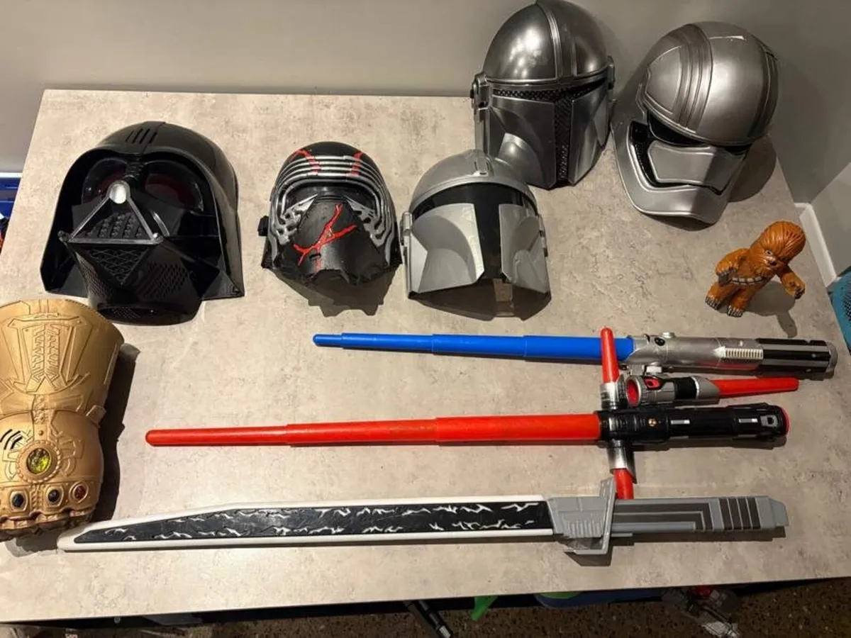 Star Wars Helmets, Thanos Fist & Lightsabers - Image 1