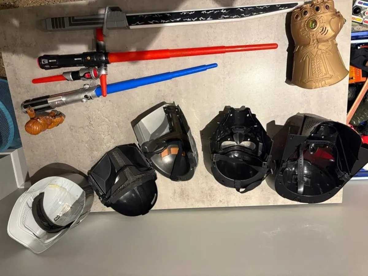Star Wars Helmets, Thanos Fist & Lightsabers - Image 2
