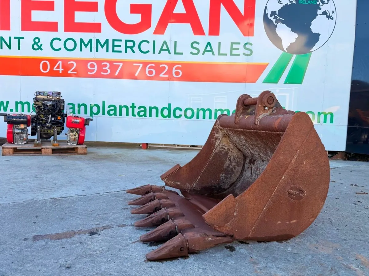 36 inch Strickland  digging bucket  50mm pins  dam - Image 1