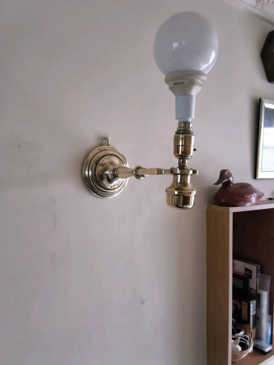 ANTIQUE  GIMBLE  LIGHT. - Image 2