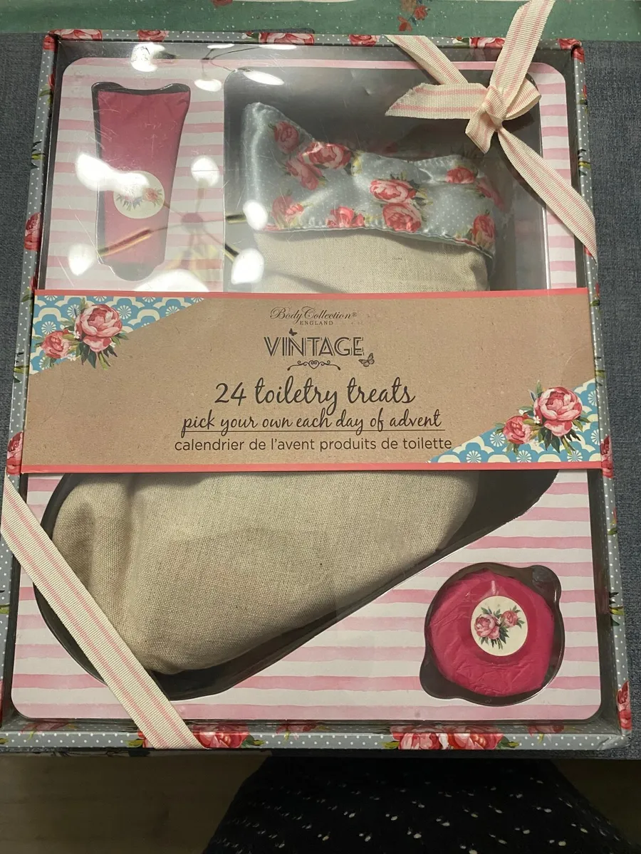Christmas toiletry gift box - Image 1
