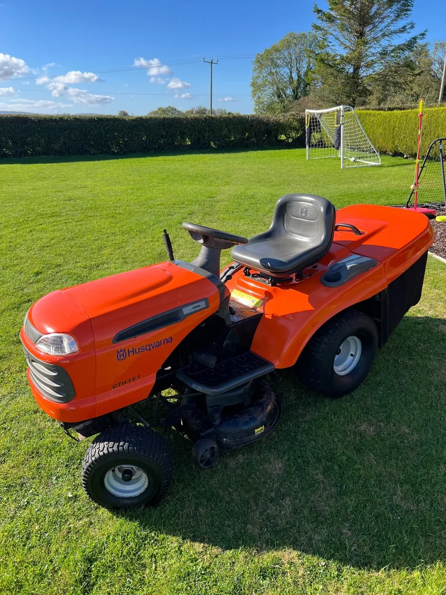 Ride on lawnmower for sale . - Image 4