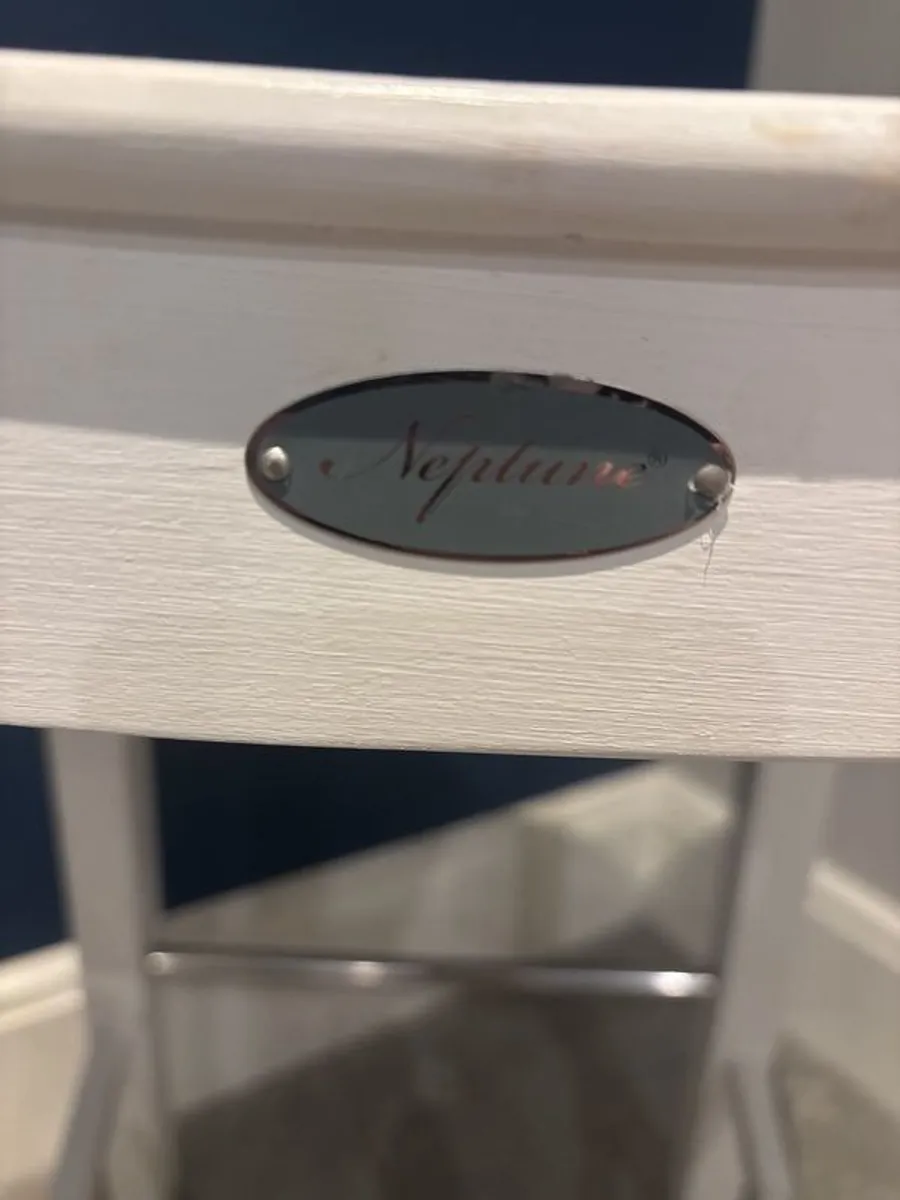 Neptune High stools - Image 3