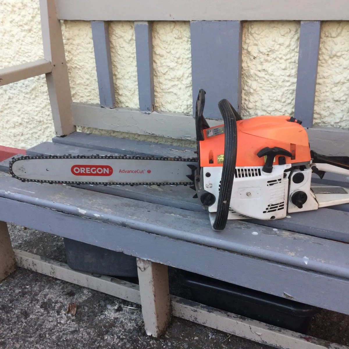 Chain saws - Image 1