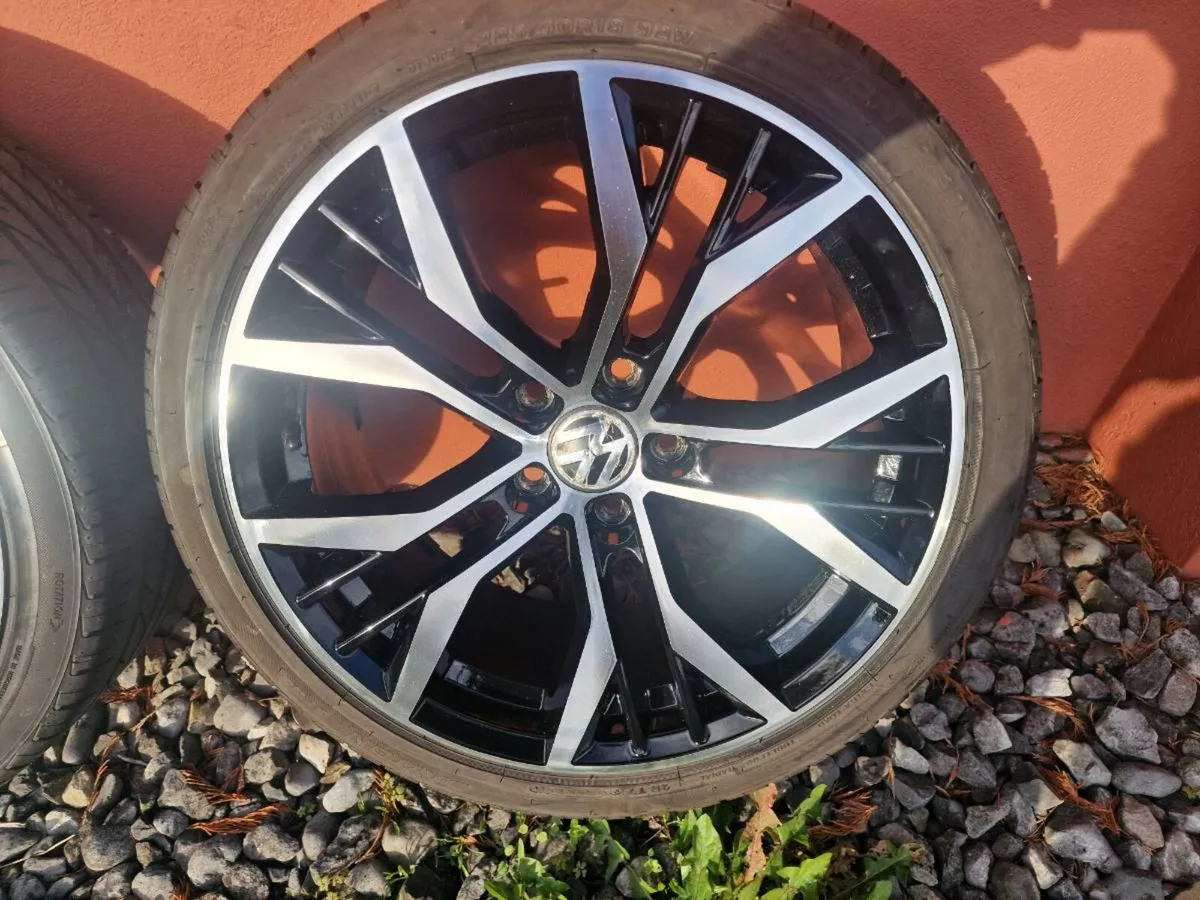 18' VW SANTIAGO STYLE ALLOYS - Image 4