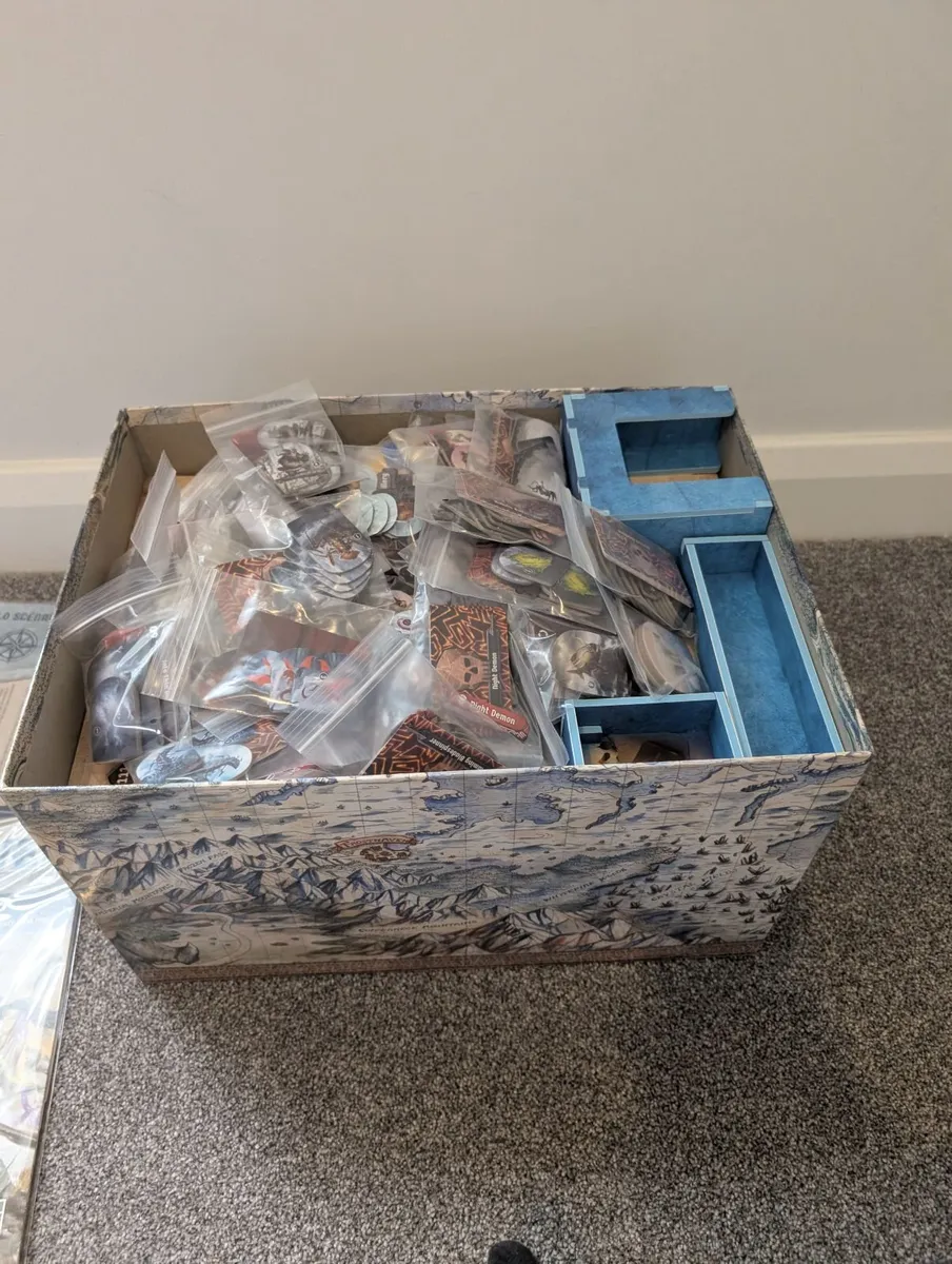 Frosthaven Board game including folded space inser - Image 4