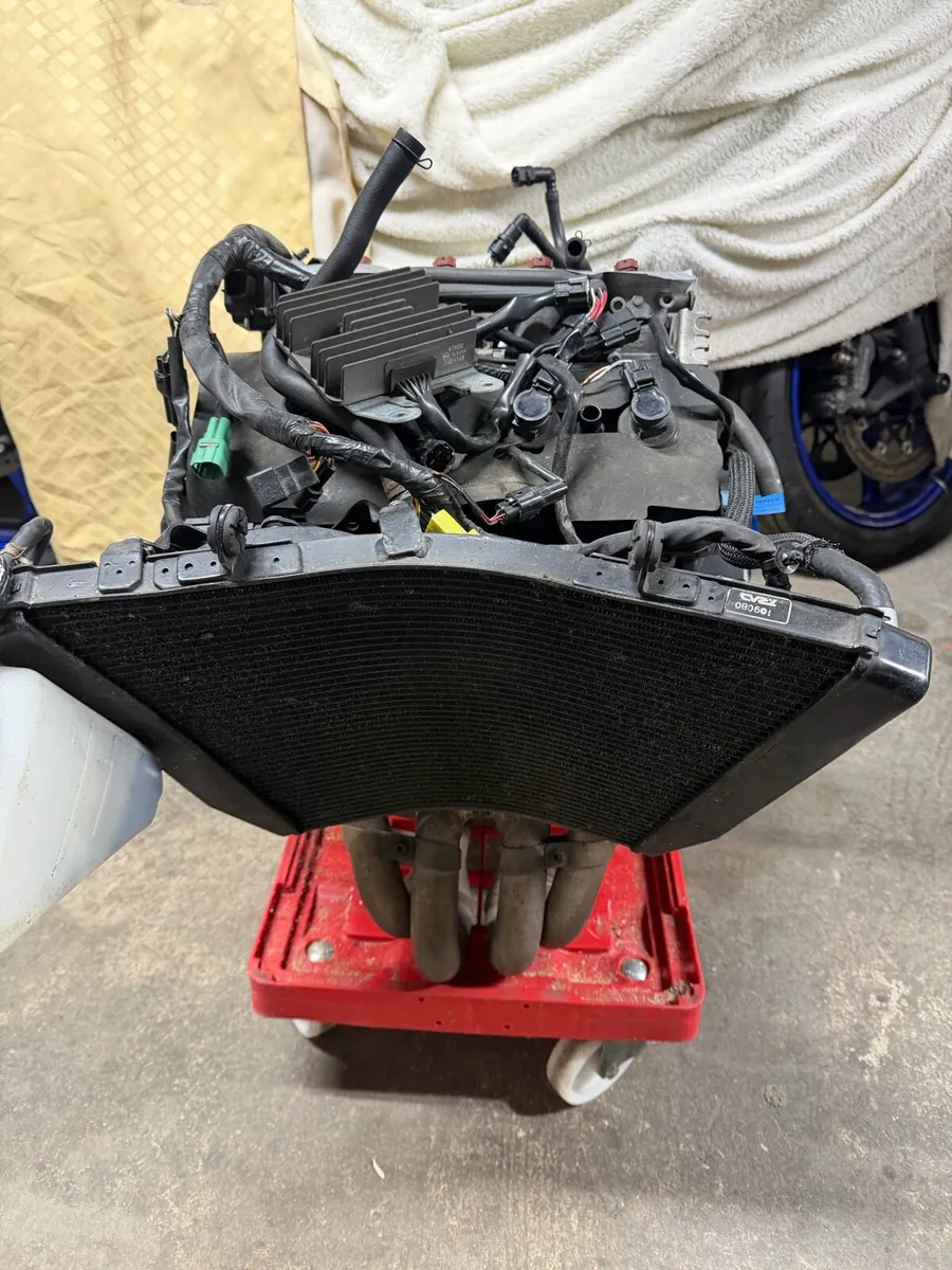 GSXR 600 PARTS ENGINE + WHEELS - Image 2