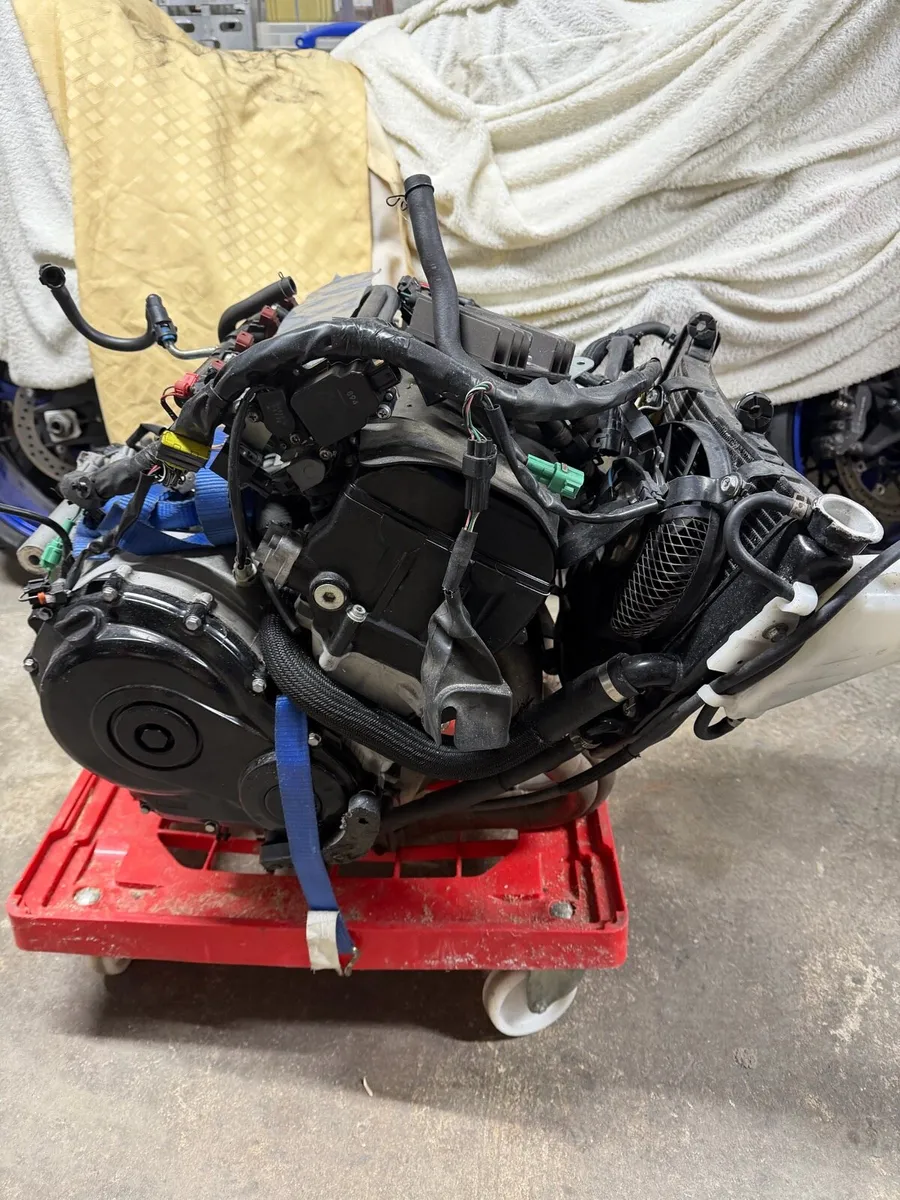 GSXR 600 PARTS ENGINE + WHEELS - Image 3