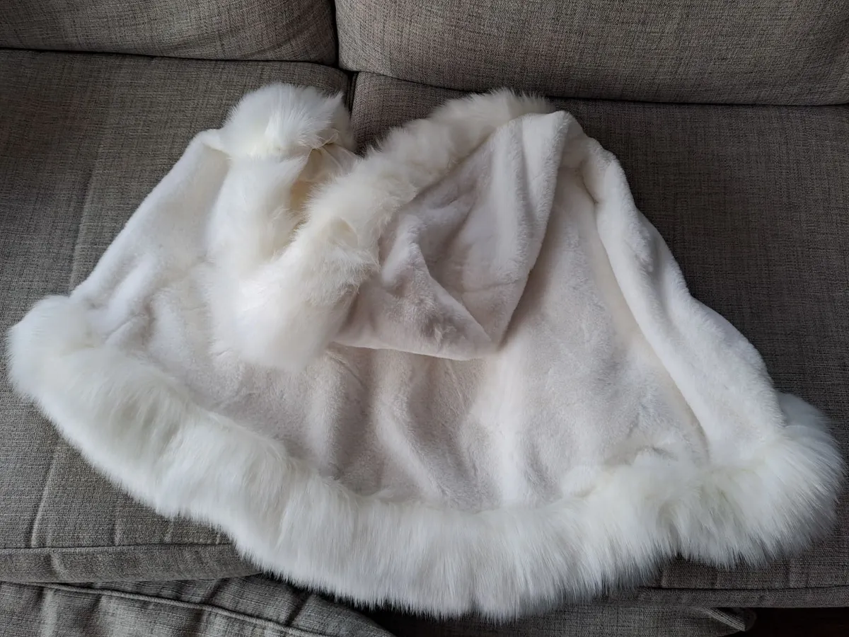 Bridal Shawl / wrap - Image 3