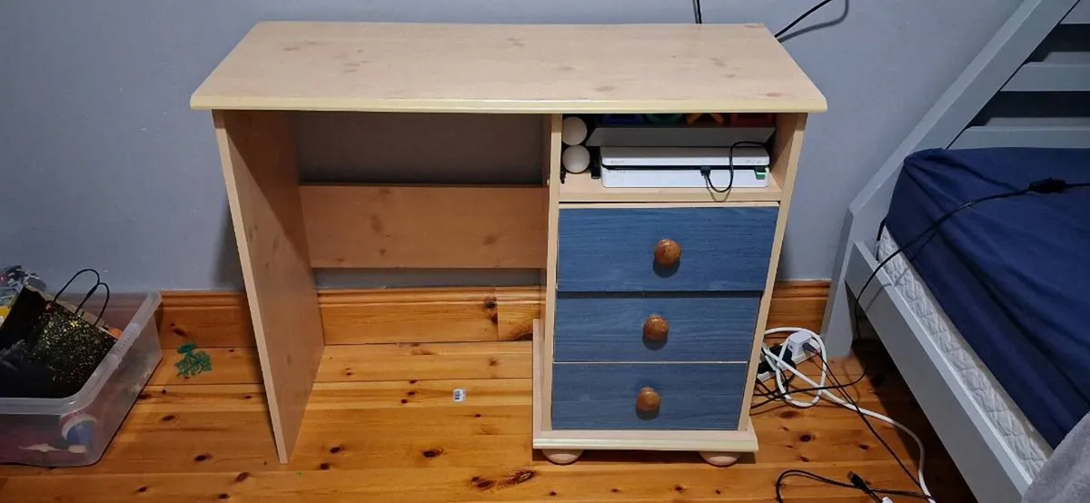 Desk and chest of drawers - kids set - Image 2