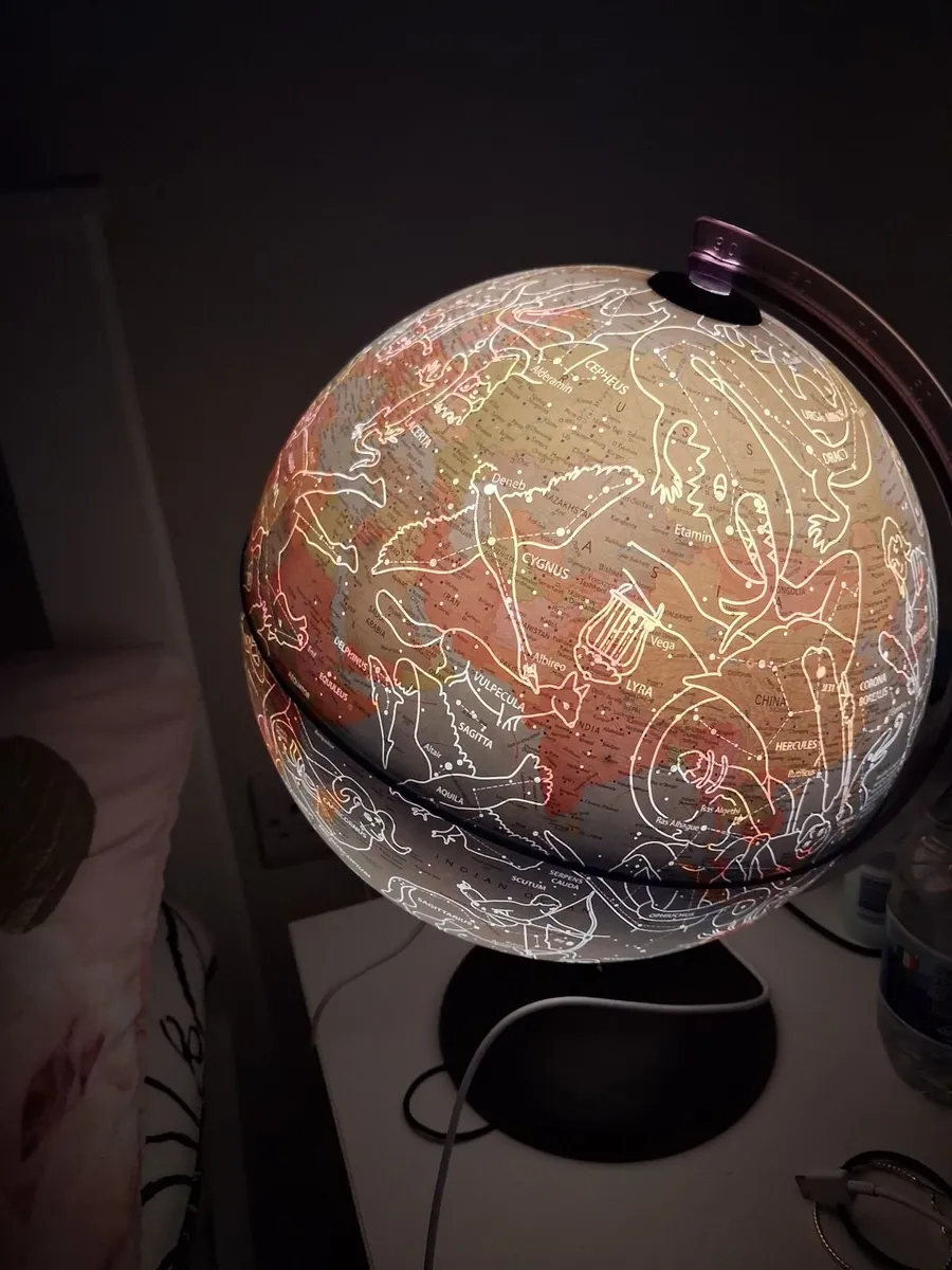 Light up globe - Image 1