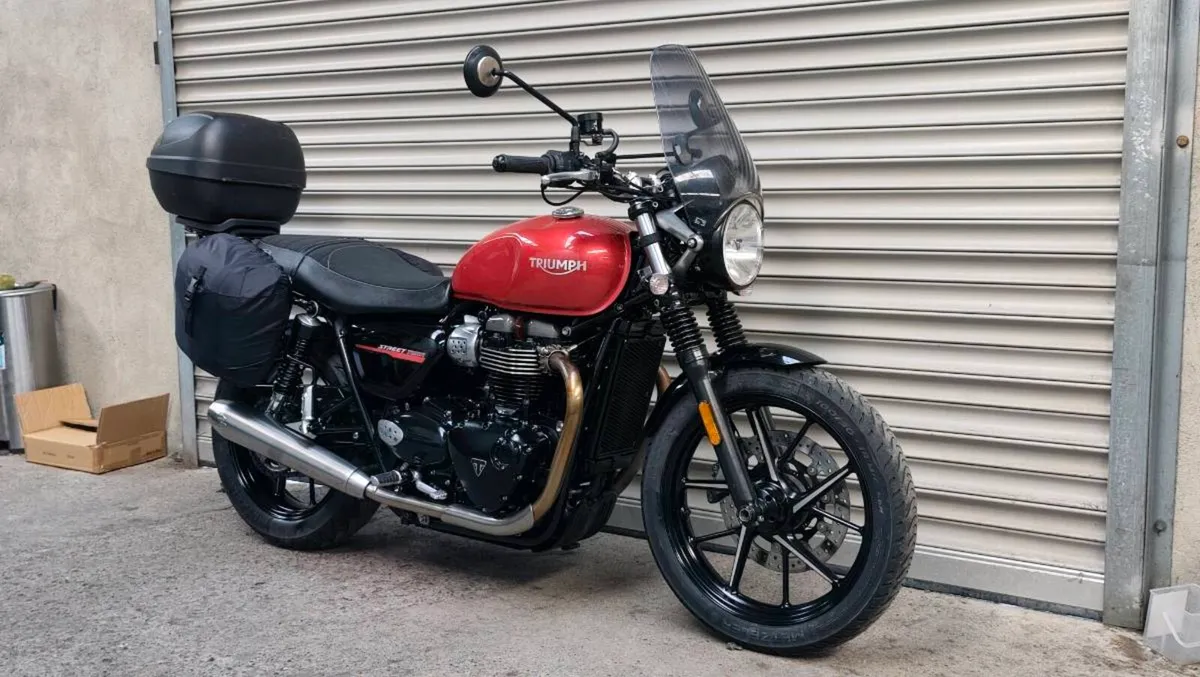 Triumph Bonneville Street Twin - Image 1
