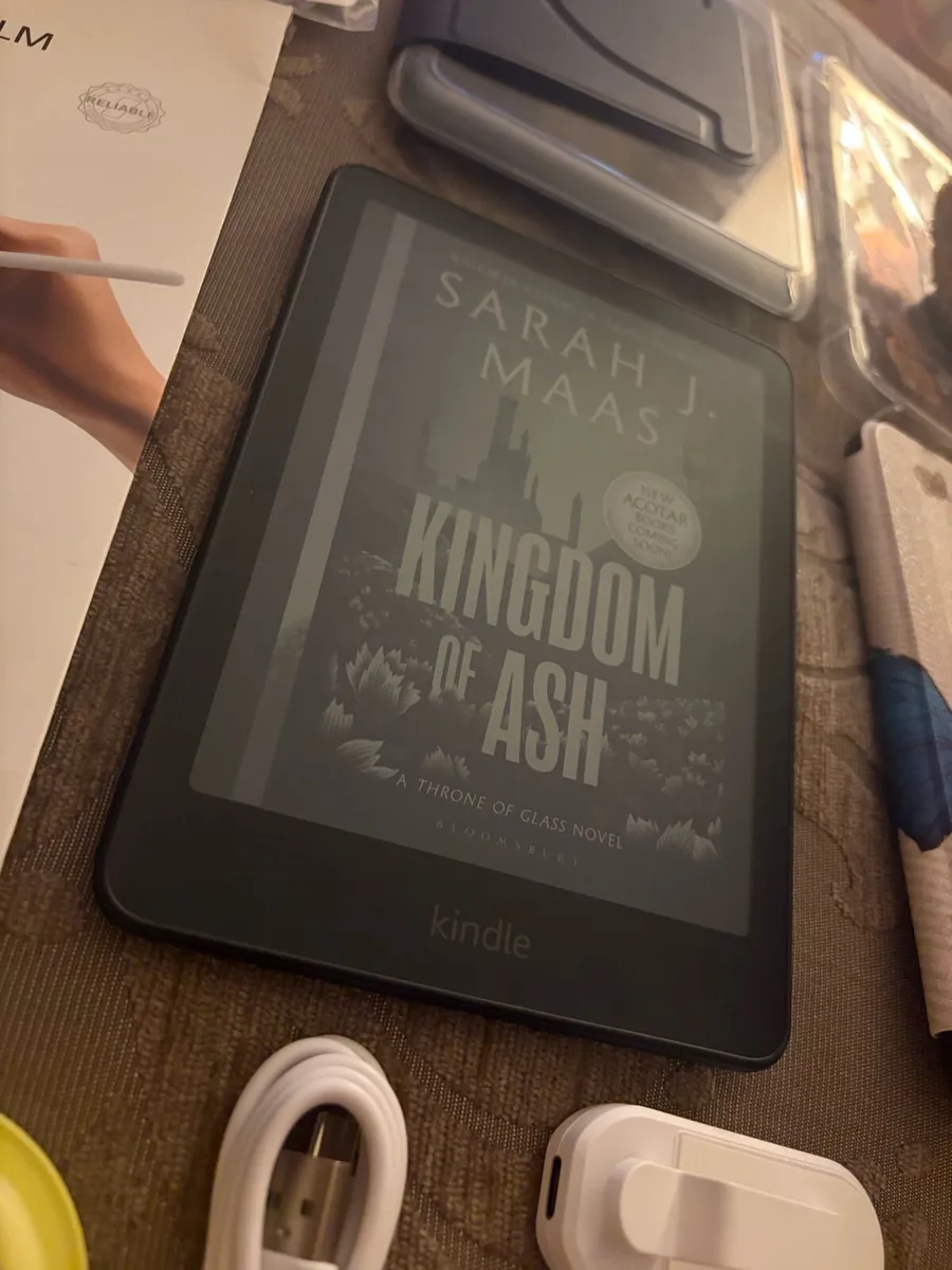 Black Kindle paperwhite 12th gen 2024 16gb no ads - Image 2