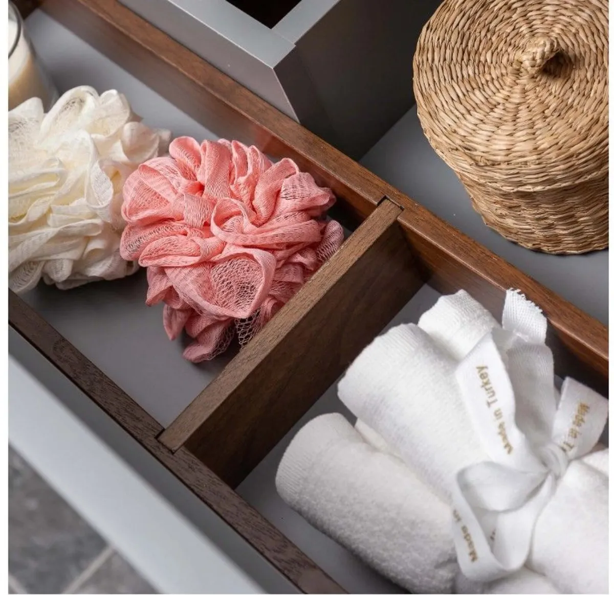 Traditional Vanity Unit - Image 2