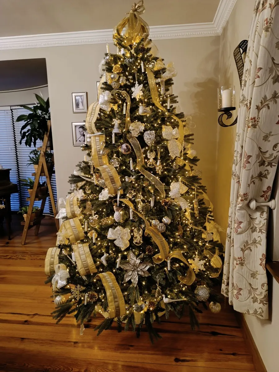 Christmas tree - Image 1