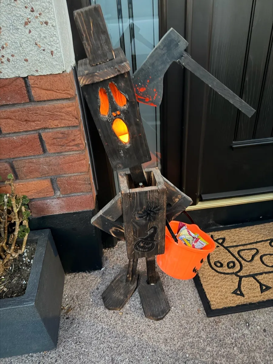 Halloween decorations - Image 2