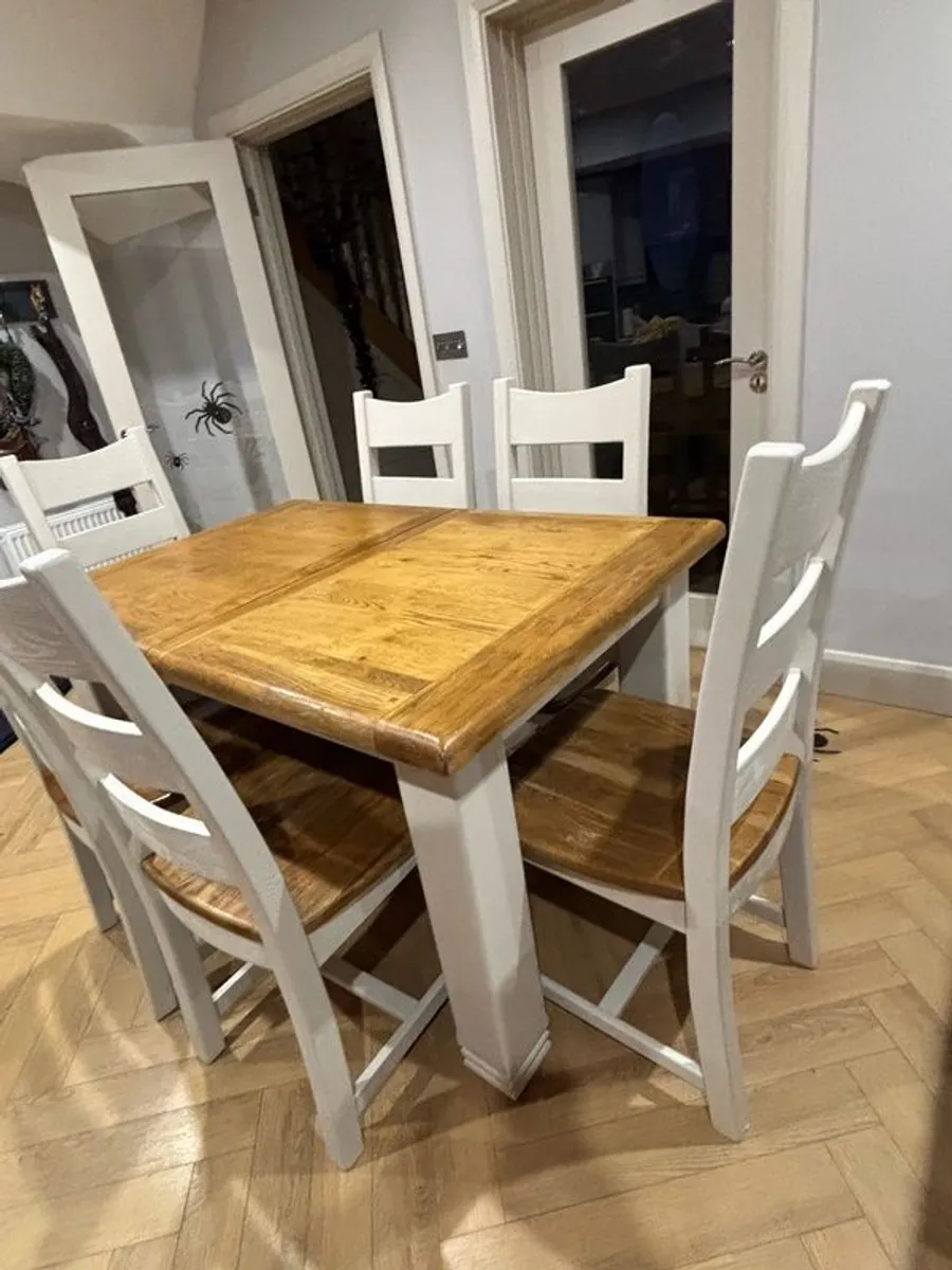 Solid Oak Extendable Dining Table & 6 dining chairs - Image 2