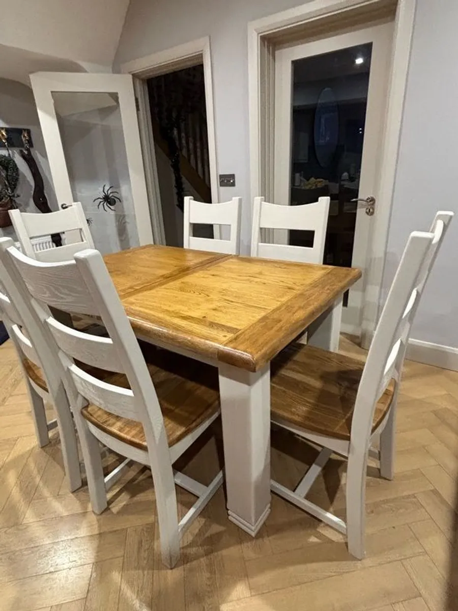 Solid Oak Extendable Dining Table & 6 dining chairs - Image 3