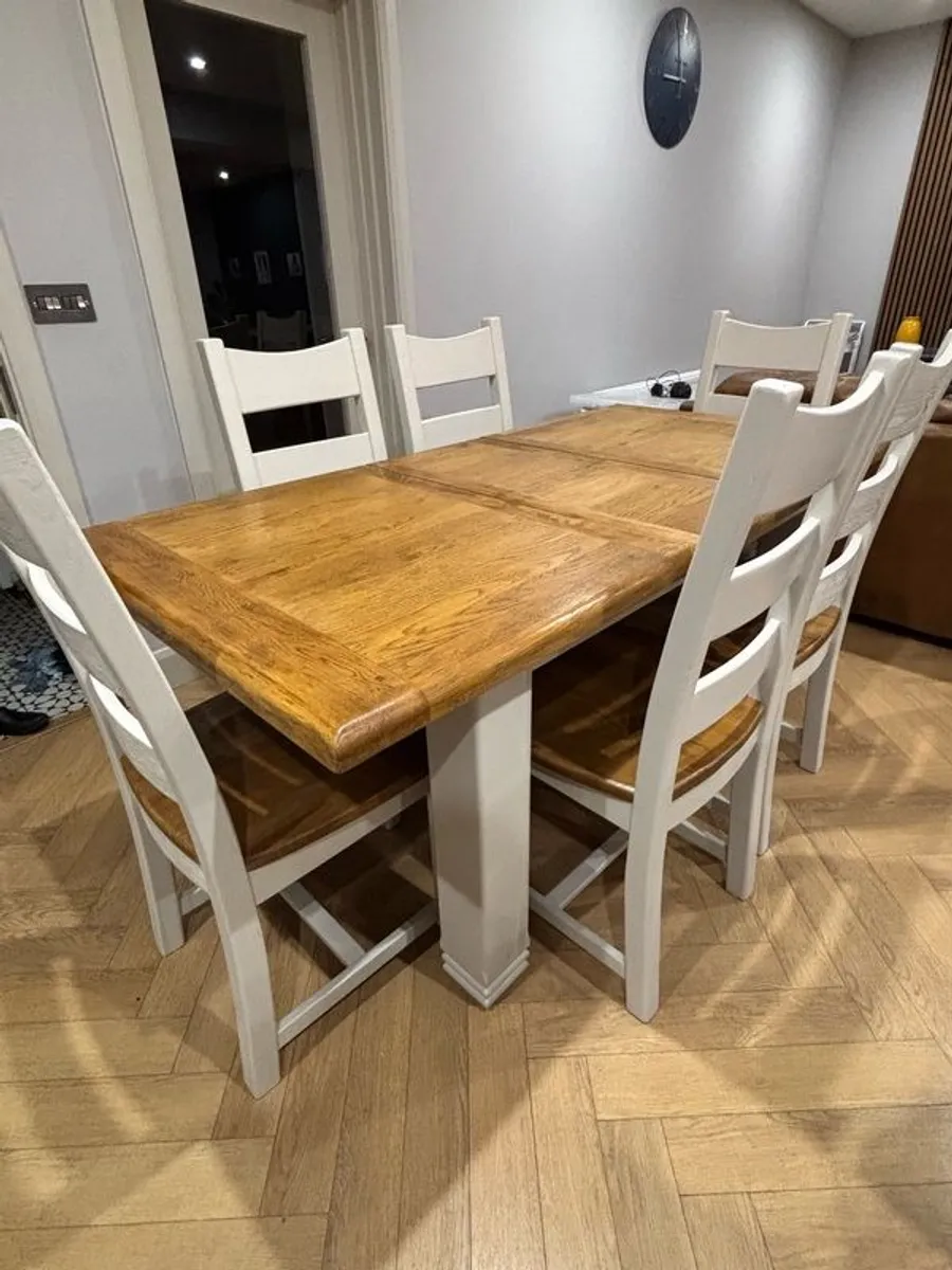 Solid Oak Extendable Dining Table & 6 dining chairs - Image 1