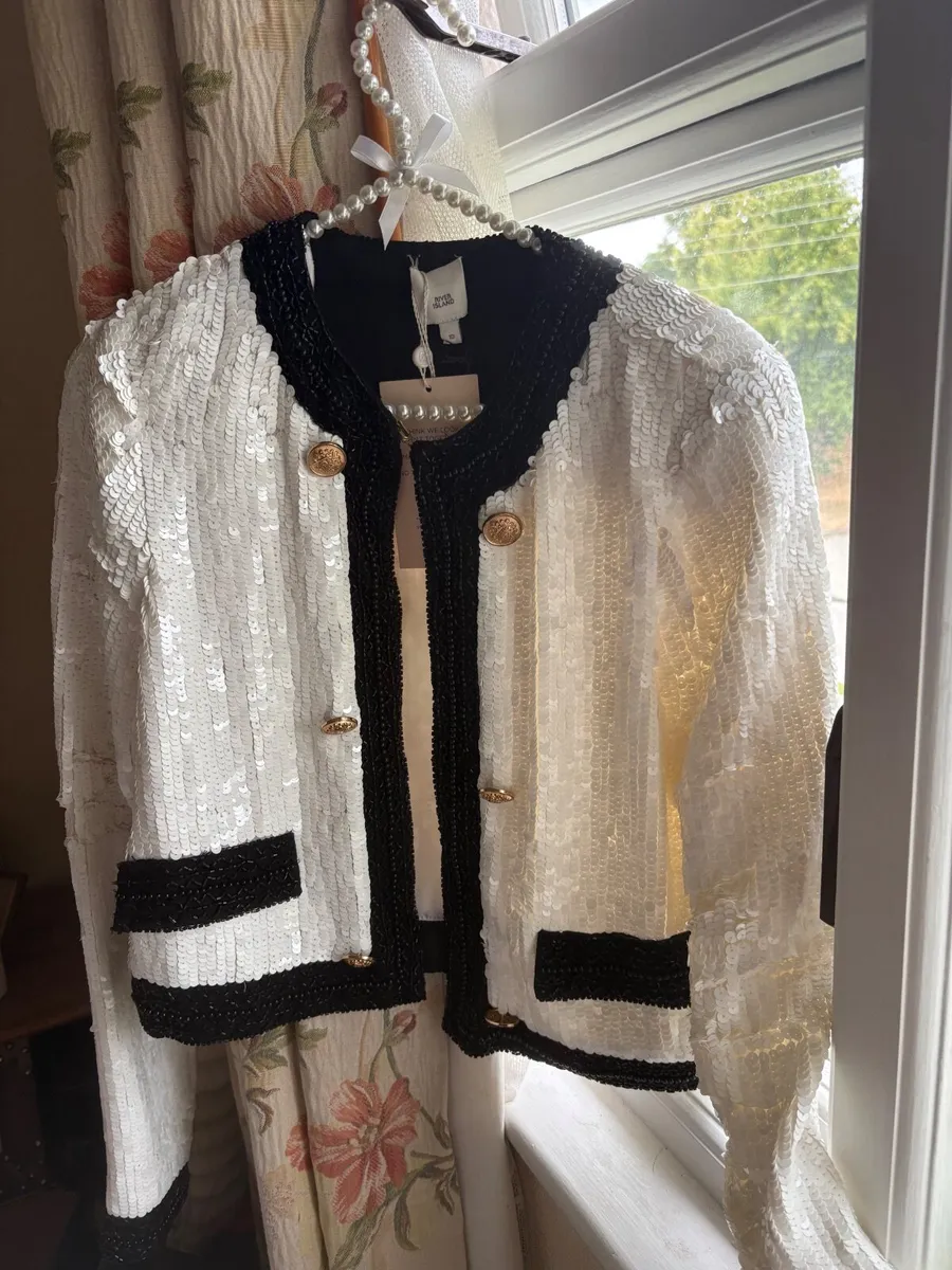 Ladies clothes - Image 1
