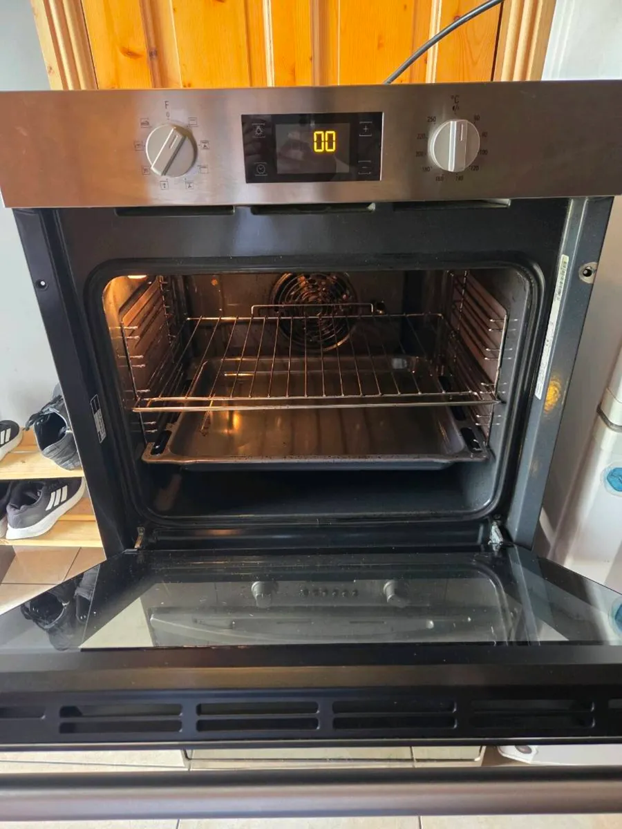 Electric oven - Image 2