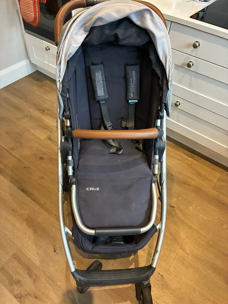 Uppababy Buggy, Carrycot & Car seat - Image 4