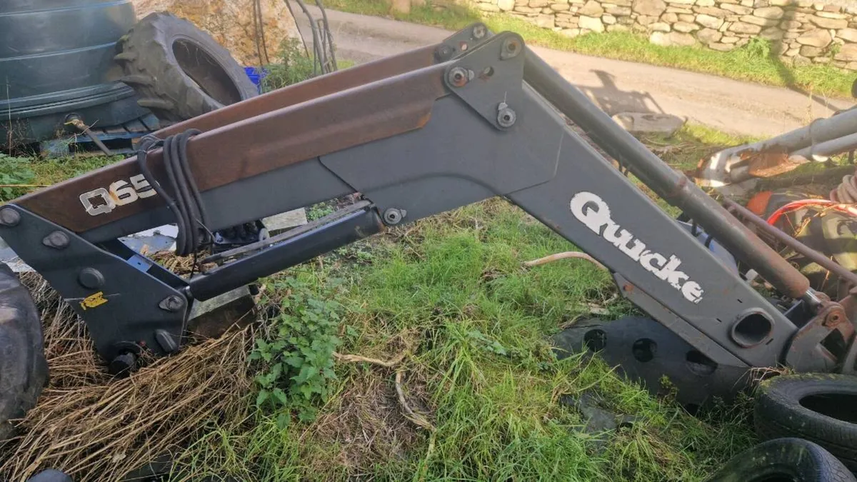 QUICKE Q65 LOADER - Image 1