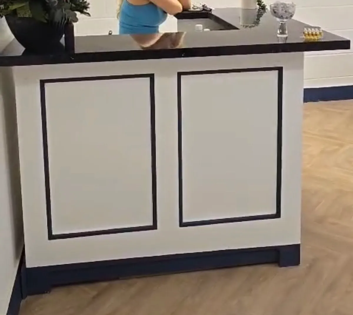 Reception Desk - Image 2